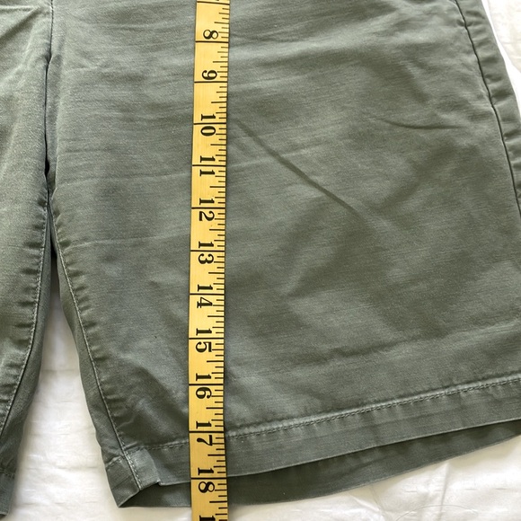 Gap Roll-Up Boyfriend Khaki Cotton Shorts, Size 8 - Picture 14 of 14